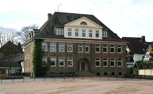 800px-neuenrade-burgschule1-bubo